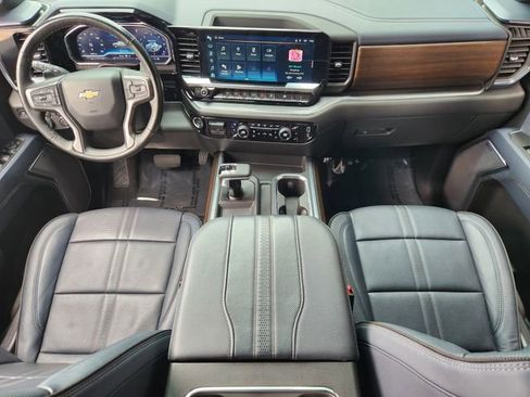 Certified 2025 Chevrolet Silverado 1500 High Country w/ Technology Package AWD/4WD image 19