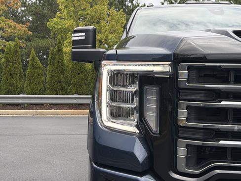 Used 2022 GMC Sierra 2500 AT4 w/ AT4 Premium Plus Package AWD/4WD image 42