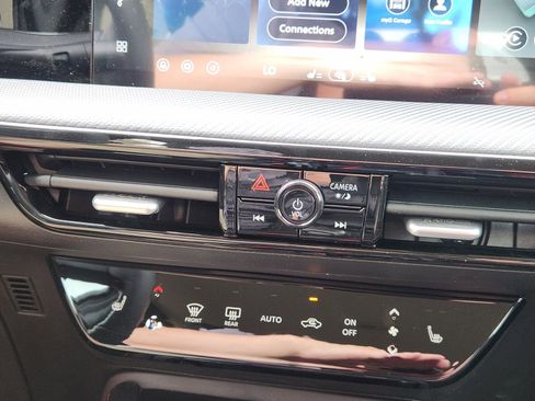 New 2026 Nissan Kicks SR image 18