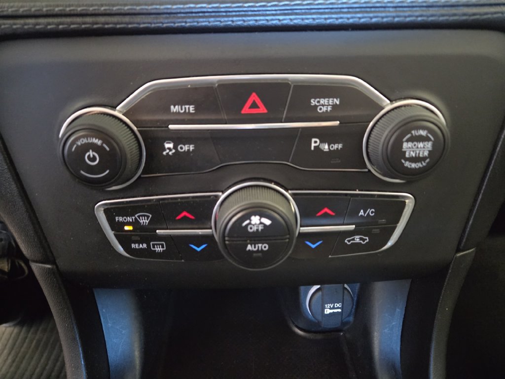 Used 2019 Dodge Charger SXT w/ Plus Group RWD image 17
