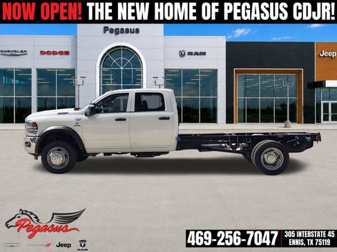New 2026 RAM 5500 Tradesman w/ Chrome Appearance Group AWD/4WD image 3