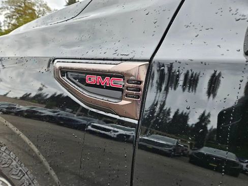 New 2026 GMC Yukon XL AT4 Ultimate AWD/4WD image 10