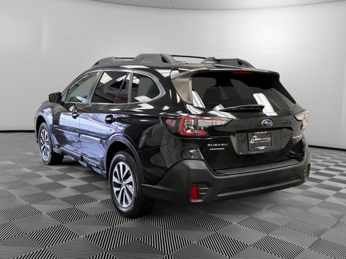 Used 2020 Subaru Outback Premium image 3