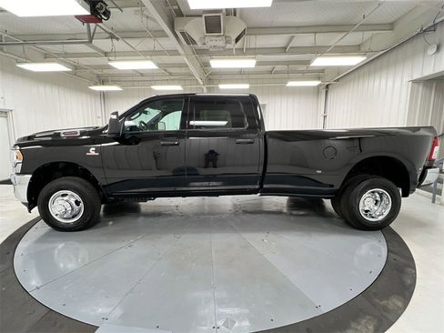 Used 2024 RAM 3500 Tradesman w/ Chrome Appearance Group image 8