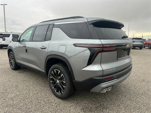 New 2026 Chevrolet Traverse LT w/ Sun and Wheel Package image 3