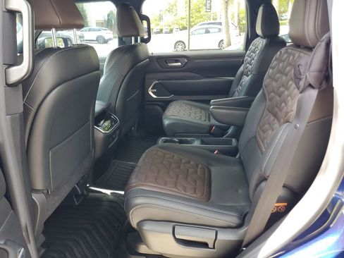 Certified 2025 Nissan Armada Platinum Reserve RWD image 12