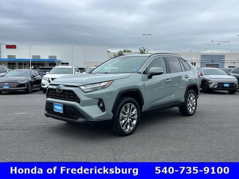 Used 2023 Toyota RAV4 XLE Premium AWD/4WD image 4