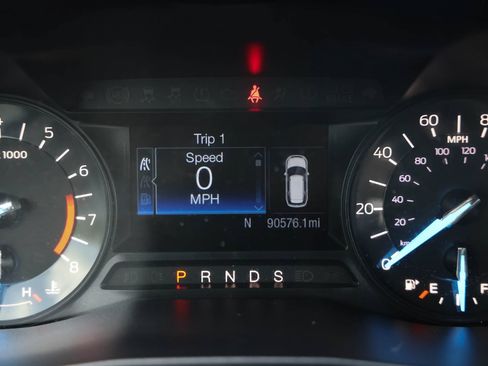 Certified 2018 Ford Explorer XLT AWD/4WD image 21