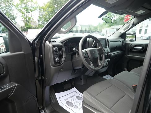 Used 2021 Chevrolet Silverado 1500 Custom Trail Boss AWD/4WD image 9