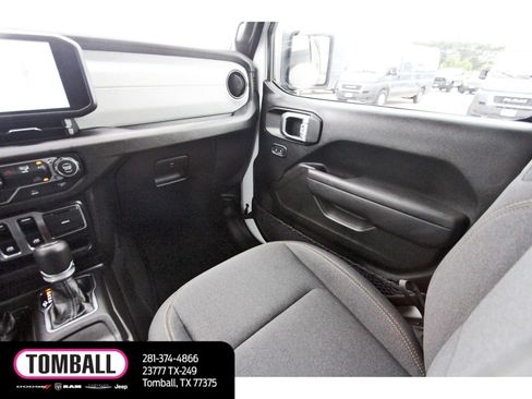 Used 2026 Jeep Wrangler Sport AWD/4WD image 11