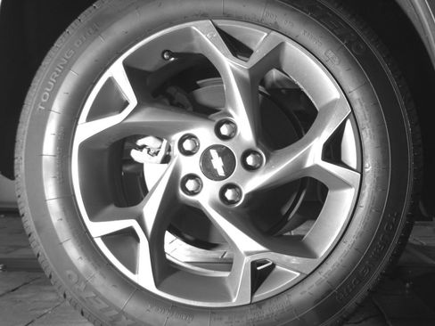 Used 2025 Chevrolet Trax LT w/ LT Convenience Package FWD image 12