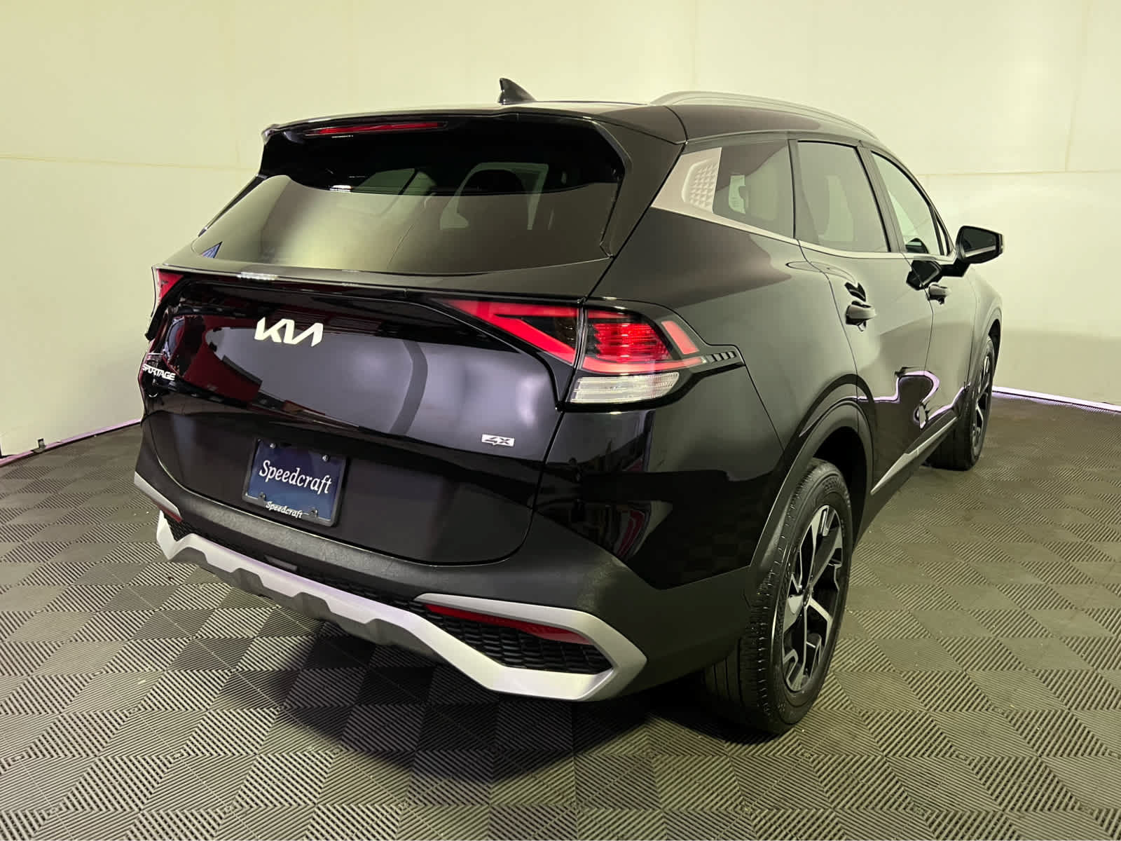 Used 2023 Kia Sportage EX AWD/4WD image 7