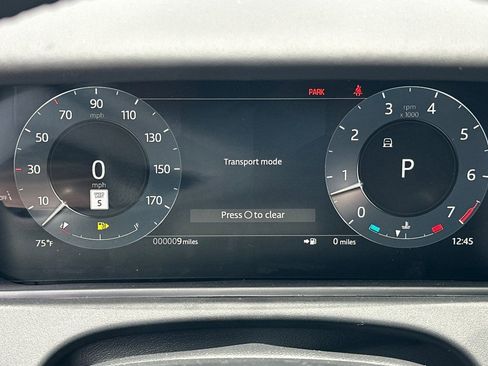 New 2026 Land Rover Range Rover Velar Dynamic SE AWD/4WD image 18
