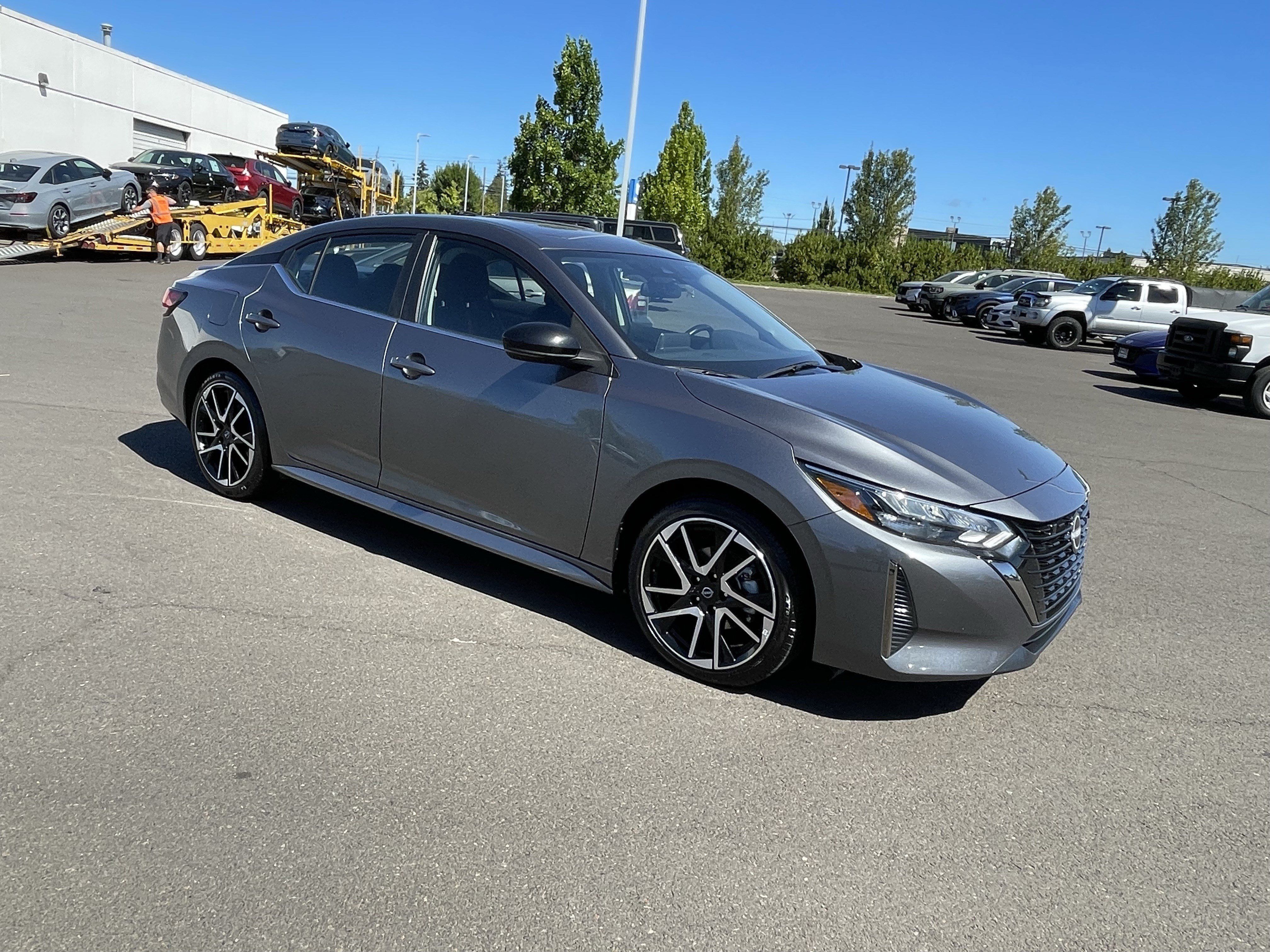 Used 2025 Nissan Sentra SR FWD image 7