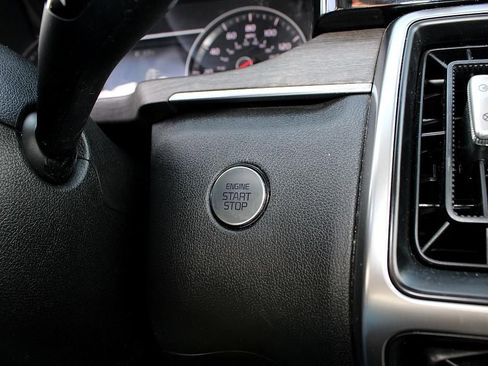 Used 2023 Kia Sorento S w/ Panoramic Sunroof Package image 35