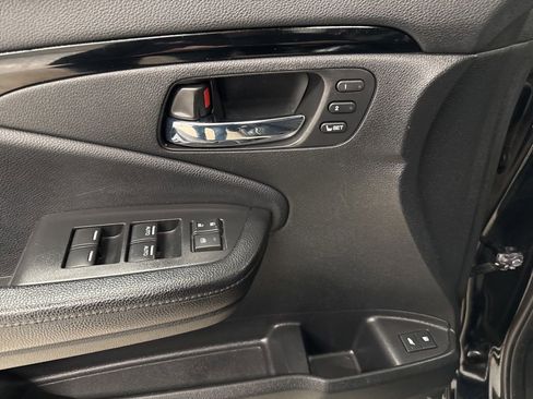 Used 2017 Honda Pilot Elite image 13