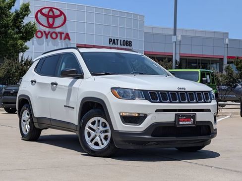 Used 2021 Jeep Compass Sport FWD image 2