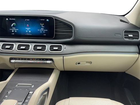 Used 2021 Mercedes-Benz GLS 450 4MATIC image 19