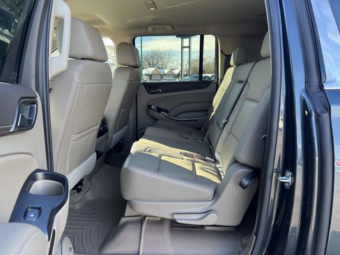Used 2020 GMC Yukon XL SLT image 41
