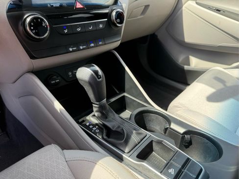 Used 2018 Hyundai Tucson SE AWD/4WD image 21