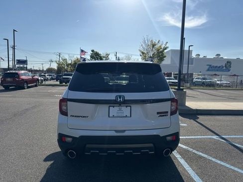 Used 2024 Honda Passport TrailSport image 7