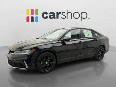 Used 2025 Volkswagen Jetta SE w/ Sunroof Package