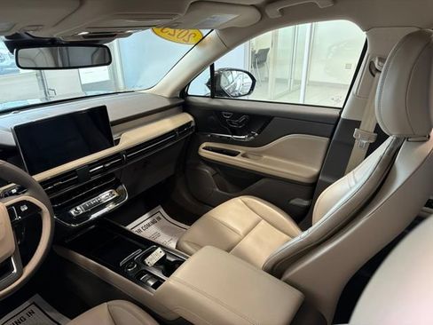 Used 2023 Lincoln Corsair AWD image 29