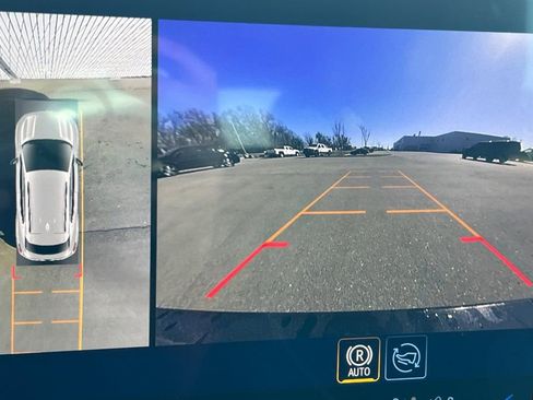 New 2026 Chevrolet Equinox EV LT w/ Convenience Package II FWD image 17
