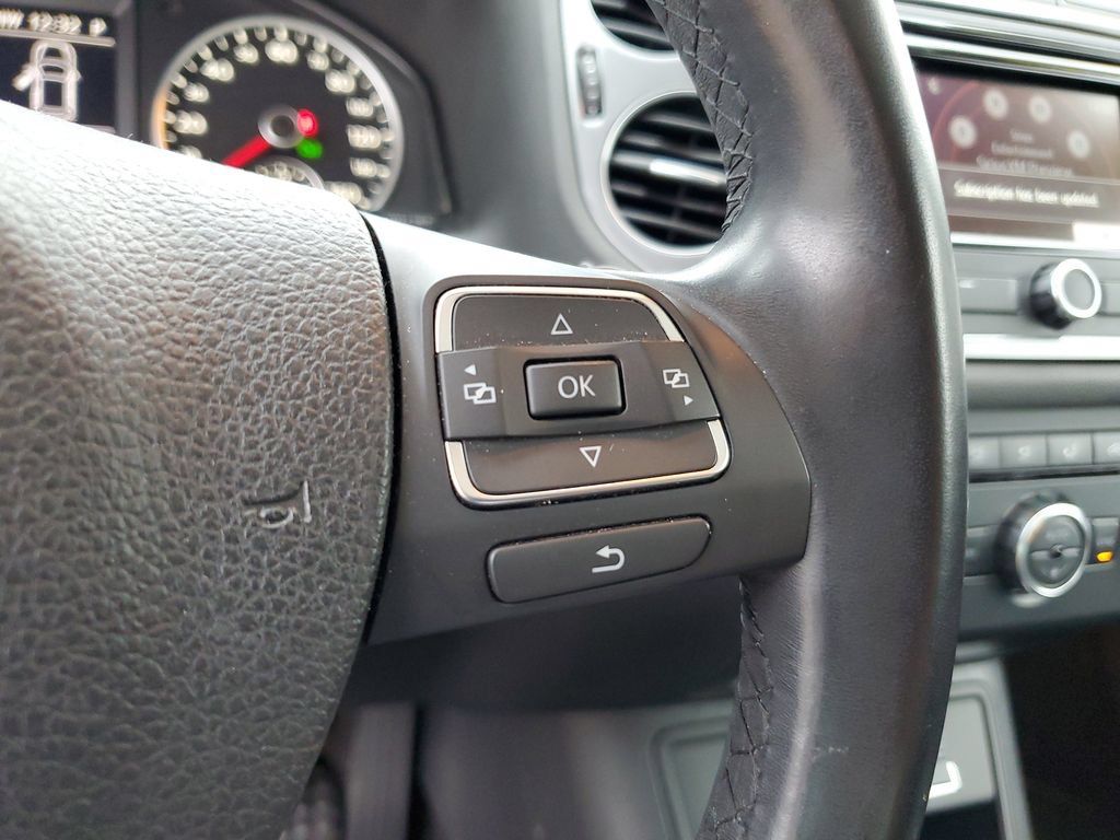Used 2013 Volkswagen Tiguan SEL FWD image 22