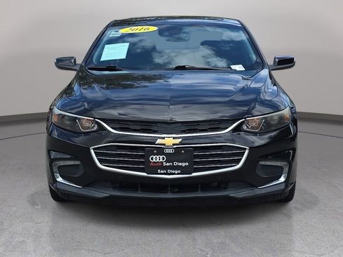 Used 2016 Chevrolet Malibu Premier w/ Driver Confidence Package II FWD image 3