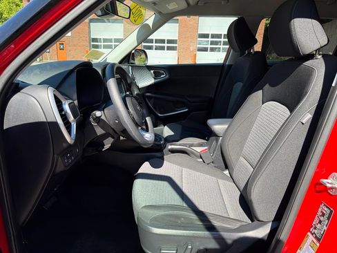 Certified 2021 Kia Soul S FWD image 14