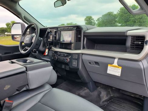 Certified 2024 Ford F250 XL w/ XL Off-Road Package AWD/4WD image 18