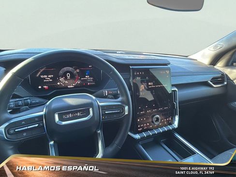 Used 2025 GMC Acadia Elevation image 18