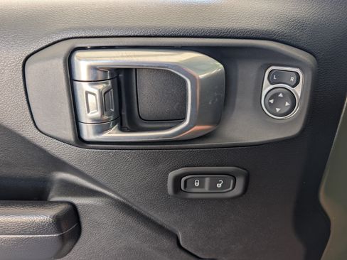 Used 2021 Jeep Wrangler Sport AWD/4WD image 15