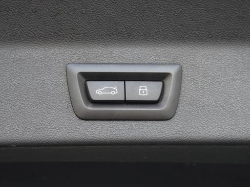 Used 2023 BMW X3 sDrive30i w/ M Sport Package RWD image 39