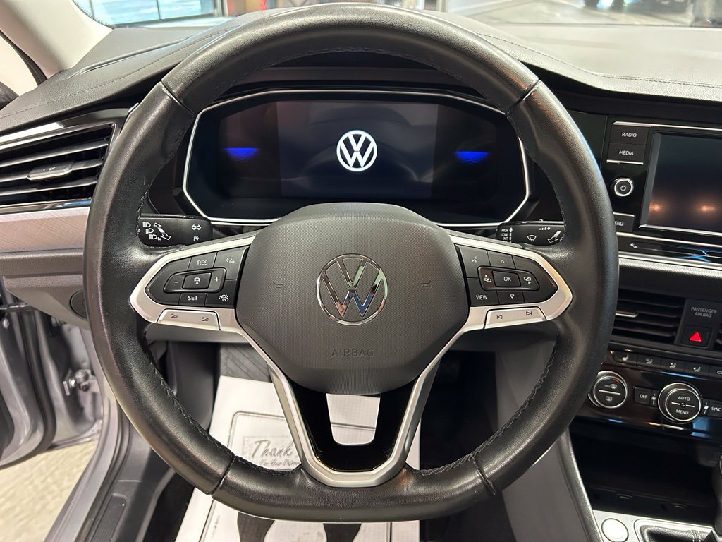 Used 2024 Volkswagen Jetta SE FWD image 10
