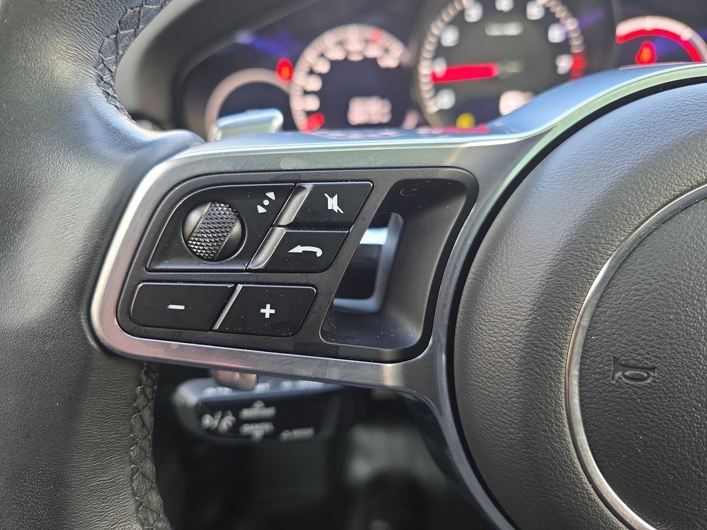 Used 2023 Porsche Cayenne AWD/4WD image 20