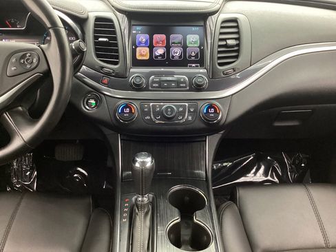 Used 2019 Chevrolet Impala LT FWD image 31