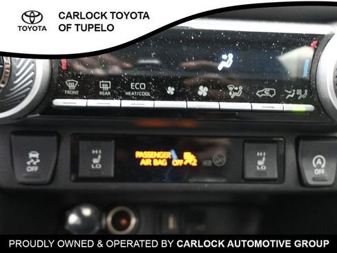 Used 2021 Toyota RAV4 XLE Premium image 12