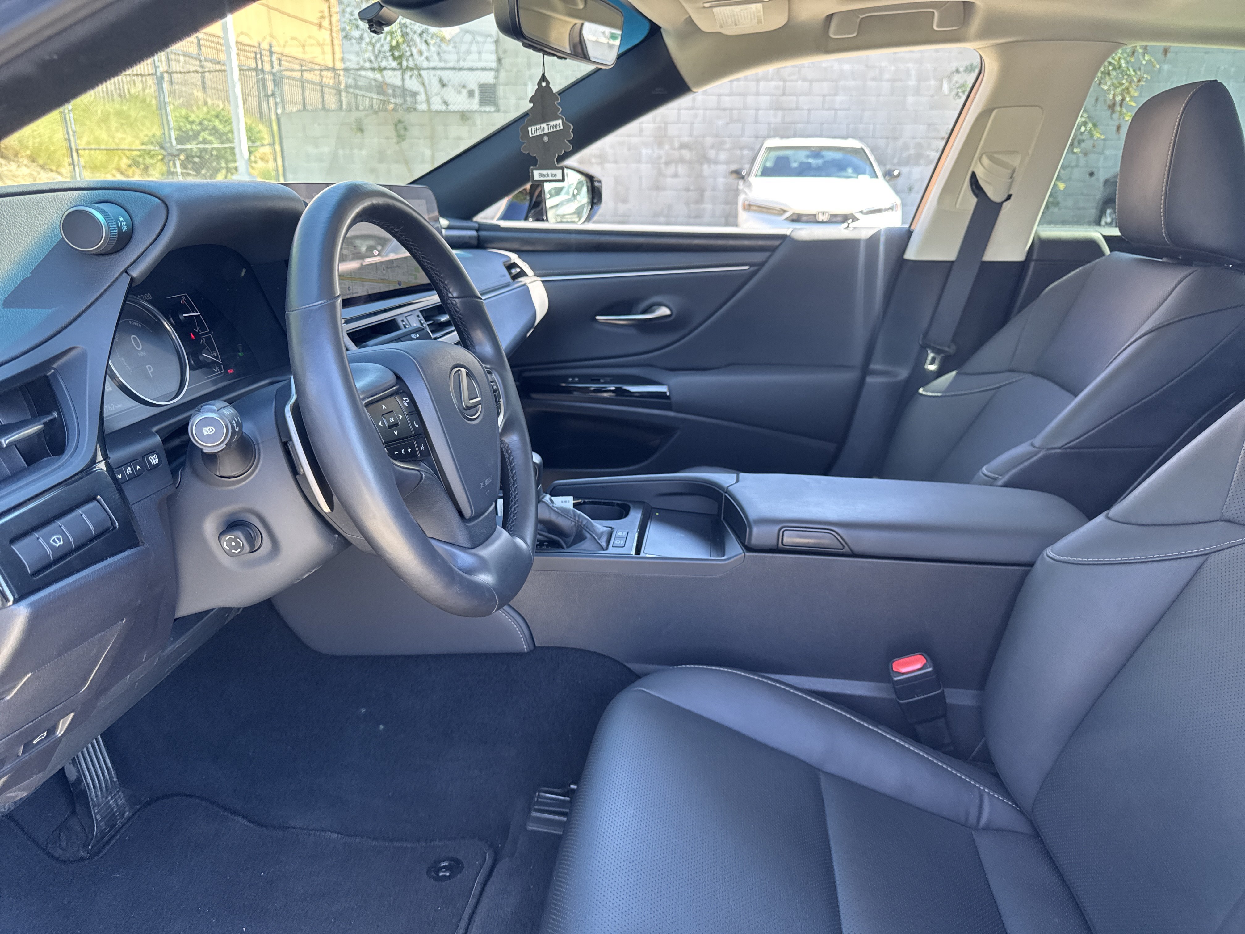 Used 2024 Lexus ES 300h w/ Premium Package FWD image 7