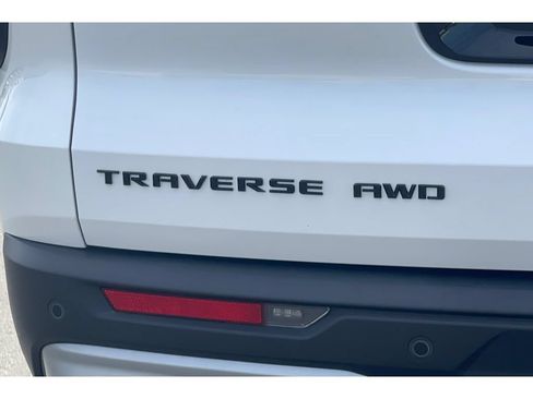 Used 2025 Chevrolet Traverse Z71 w/ Enhanced Driving Package AWD/4WD image 17