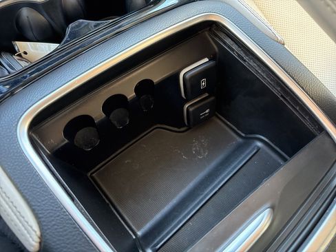 Used 2021 Chrysler Pacifica Limited w/ Premium & Safety Sphere Group image 35