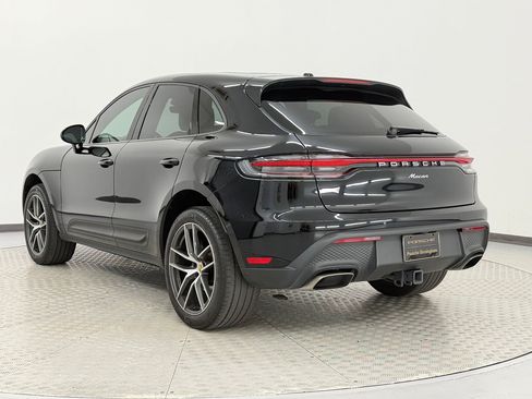 Certified 2025 Porsche Macan AWD/4WD image 3