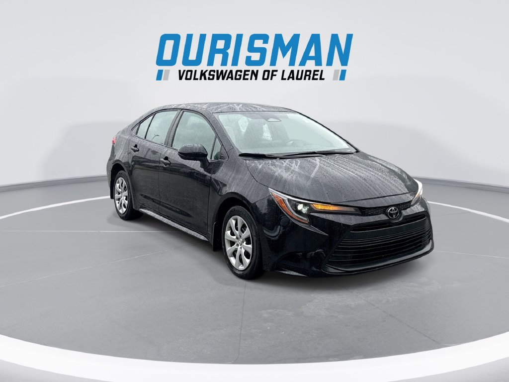 Used 2025 Toyota Corolla LE FWD image 2
