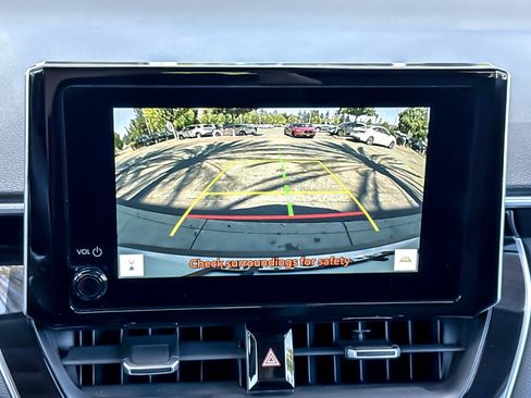 Used 2023 Toyota Corolla Cross XLE w/ Convenience Package FWD image 20