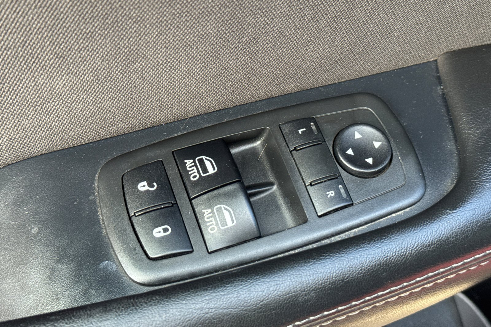 Used 2017 Dodge Challenger R/T RWD image 12