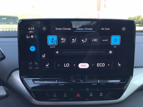 Used 2023 Volkswagen ID.4 Pro S image 29