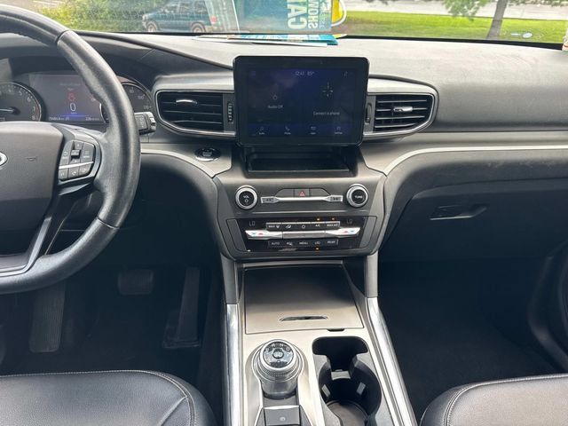 Used 2020 Ford Explorer XLT w/ Equipment Group 202A AWD/4WD image 22