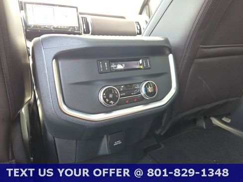 New 2025 Ford Expedition Platinum w/ Platinum Ultimate Package AWD/4WD image 37