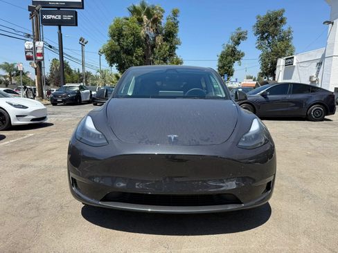 Used 2025 Tesla Model Y Long Range AWD/4WD image 2